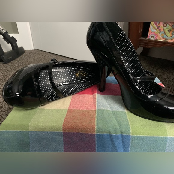 Sexy retro Pin Up black high heels size 8 brand new retro glam - Picture 3 of 5